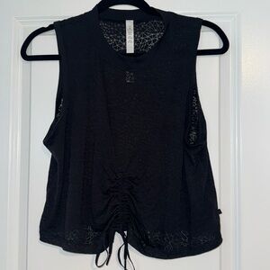 Lulu lemon top / cropped